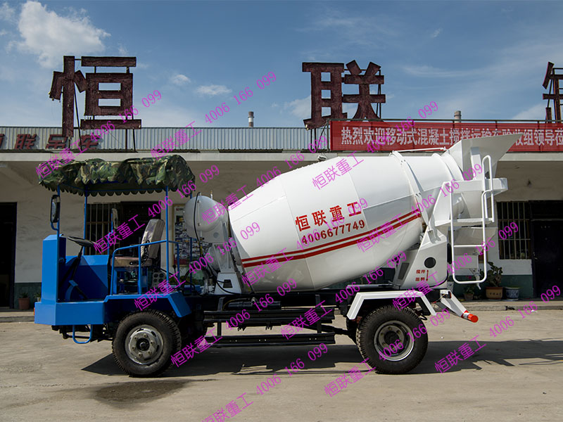 定做四不像小型水泥攪拌車(chē)